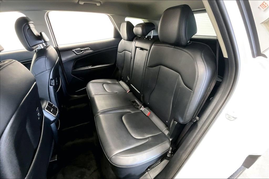 Used 2023 Kia Sportage EX AWD/4WD image 25