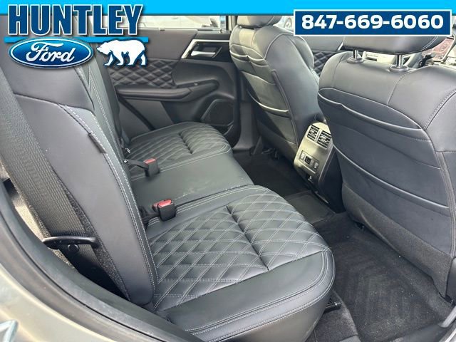 Used 2024 Mitsubishi Outlander SEL Black Edition AWD/4WD image 12