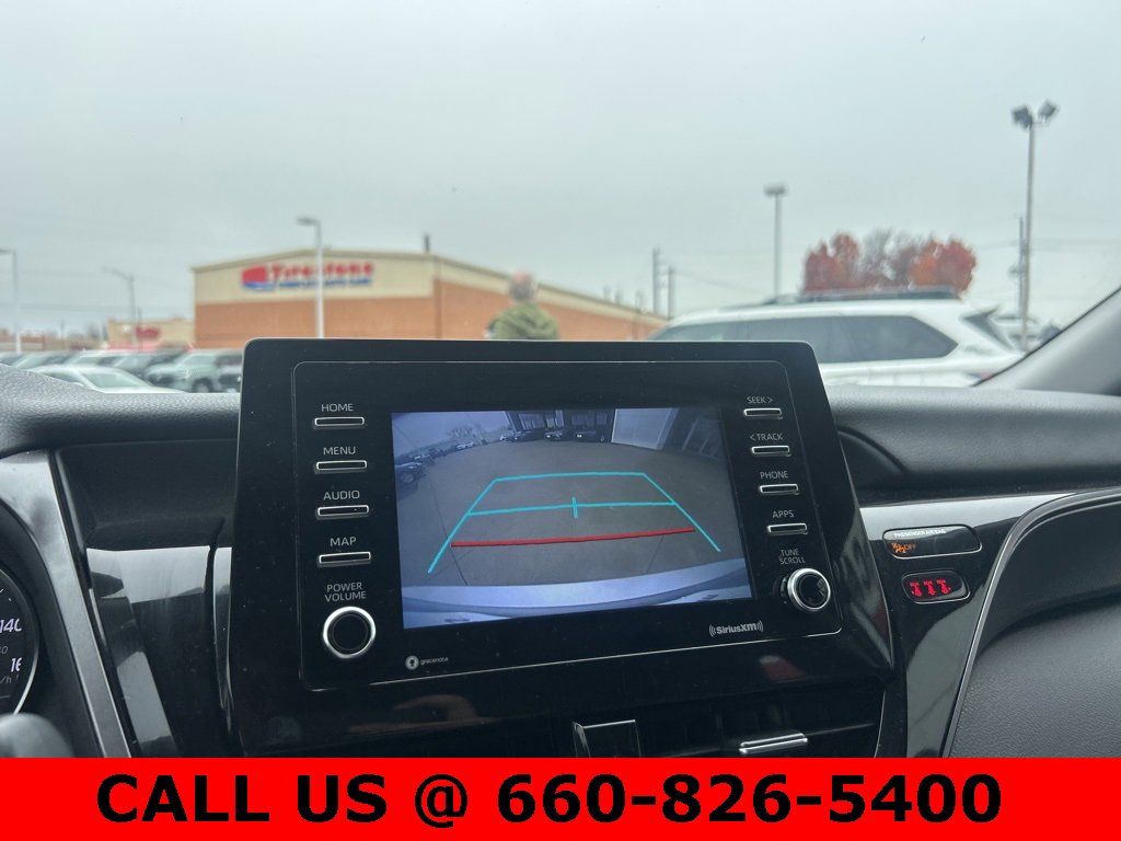 Used 2023 Toyota Camry SE image 19