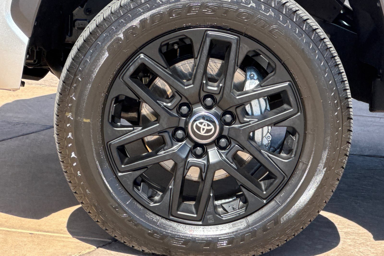 Used 2026 Toyota Tundra Limited AWD/4WD image 32