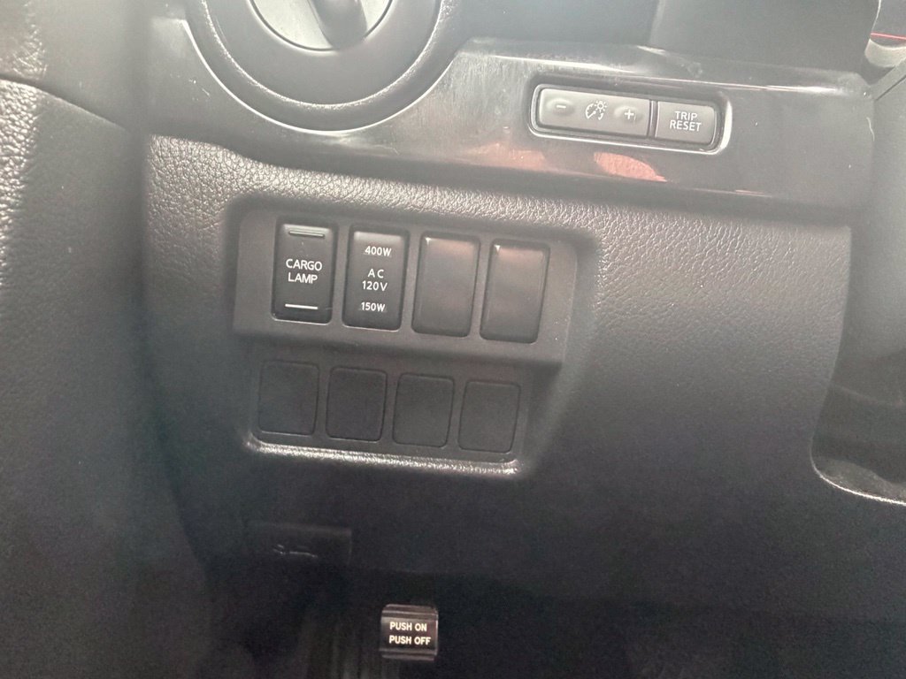 Used 2021 Nissan Titan SV w/ SV Convenience Package RWD image 51