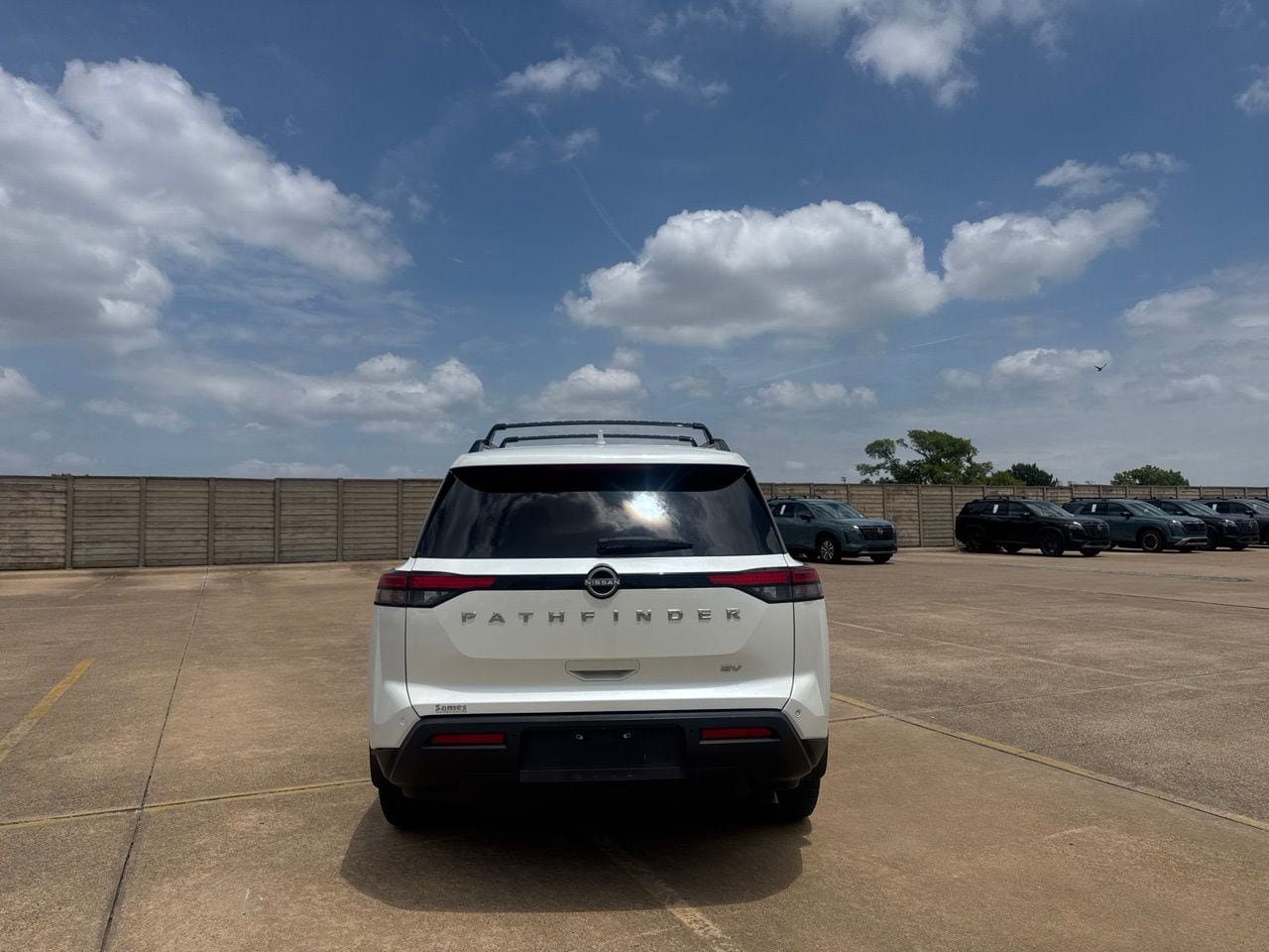 Certified 2023 Nissan Pathfinder SV w/ Lighting Package (N92) FWD image 19