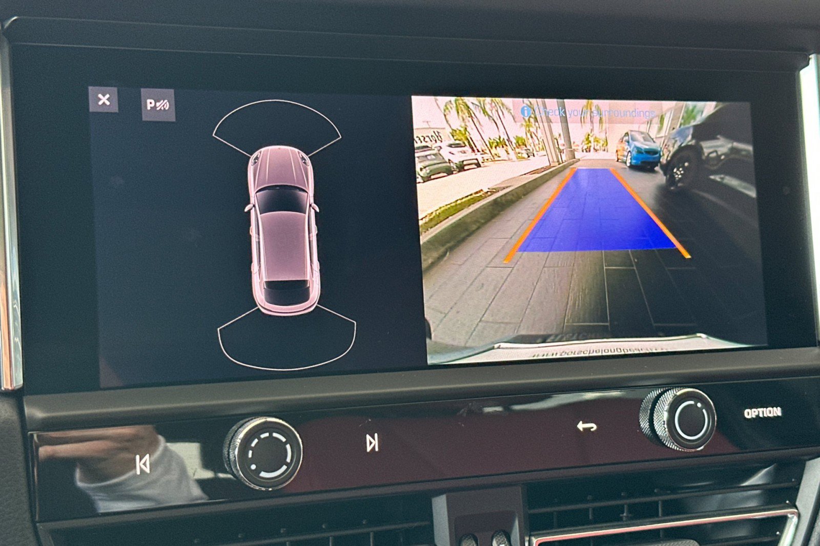 Certified 2025 Porsche Macan image 20