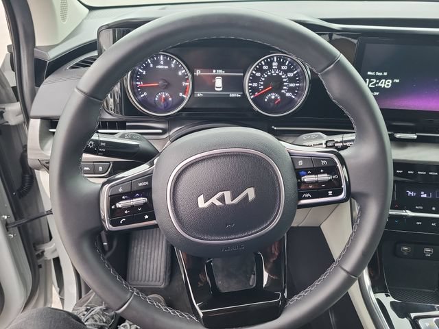 Certified 2024 Kia Carnival EX FWD image 20