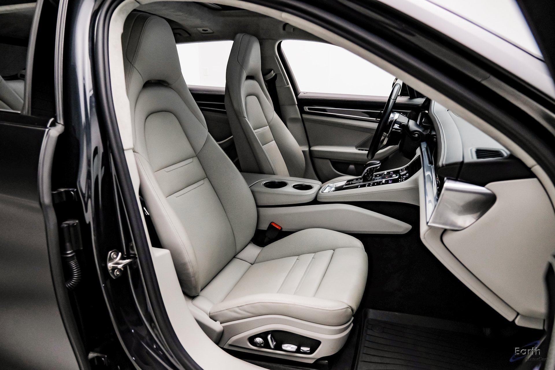 Used 2018 Porsche Panamera Turbo Sport Turismo image 45