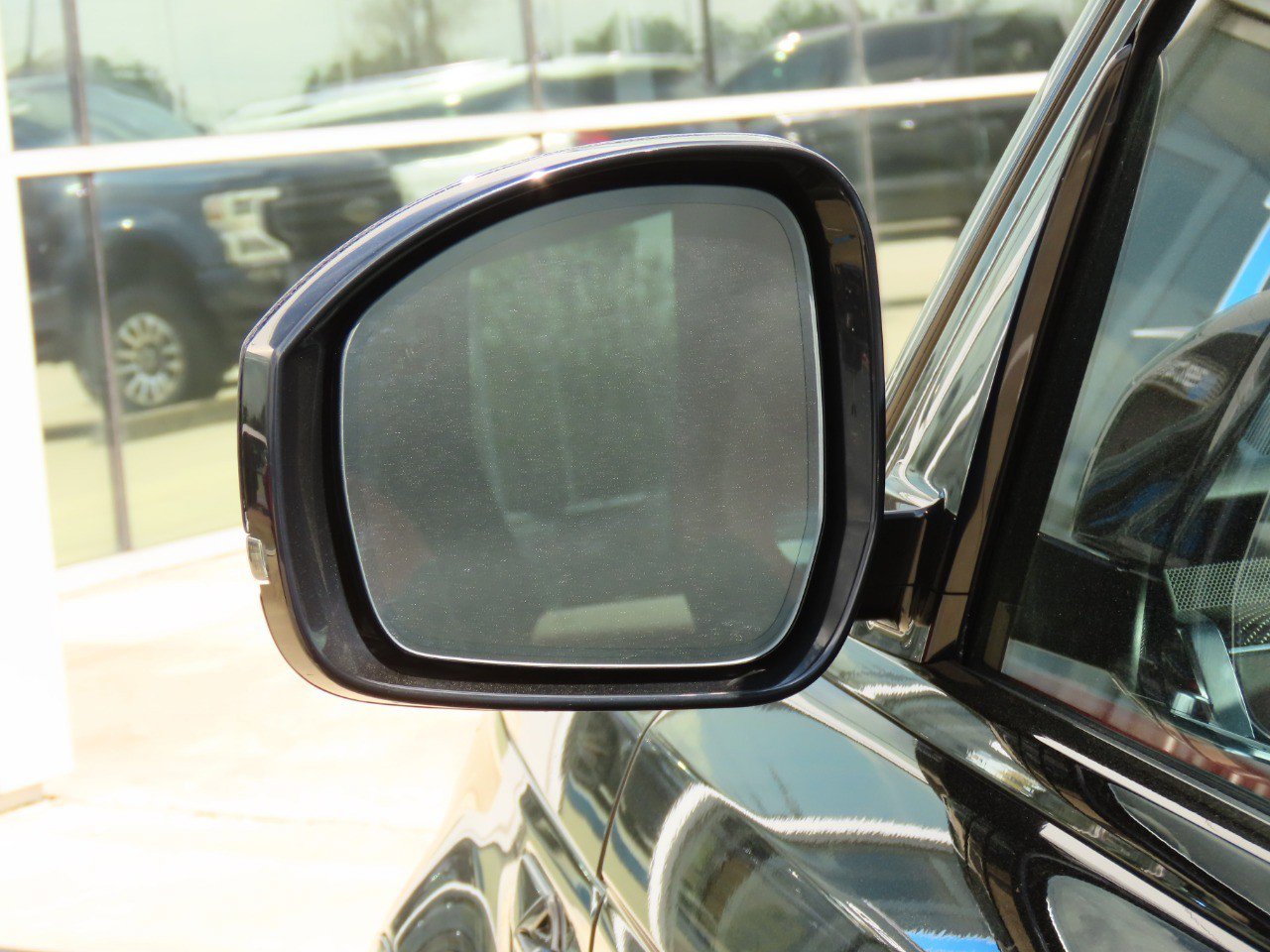 Used 2021 Land Rover Range Rover Sport SVR Carbon Edition image 22