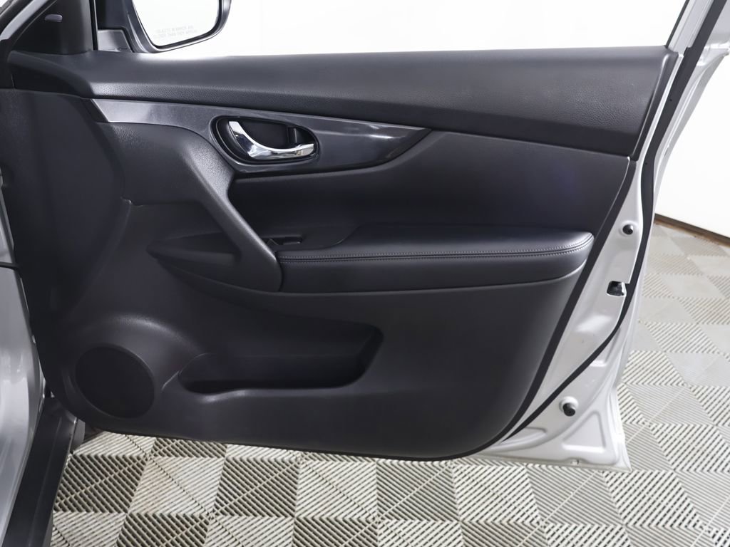 Used 2019 Nissan Rogue SV AWD/4WD image 22