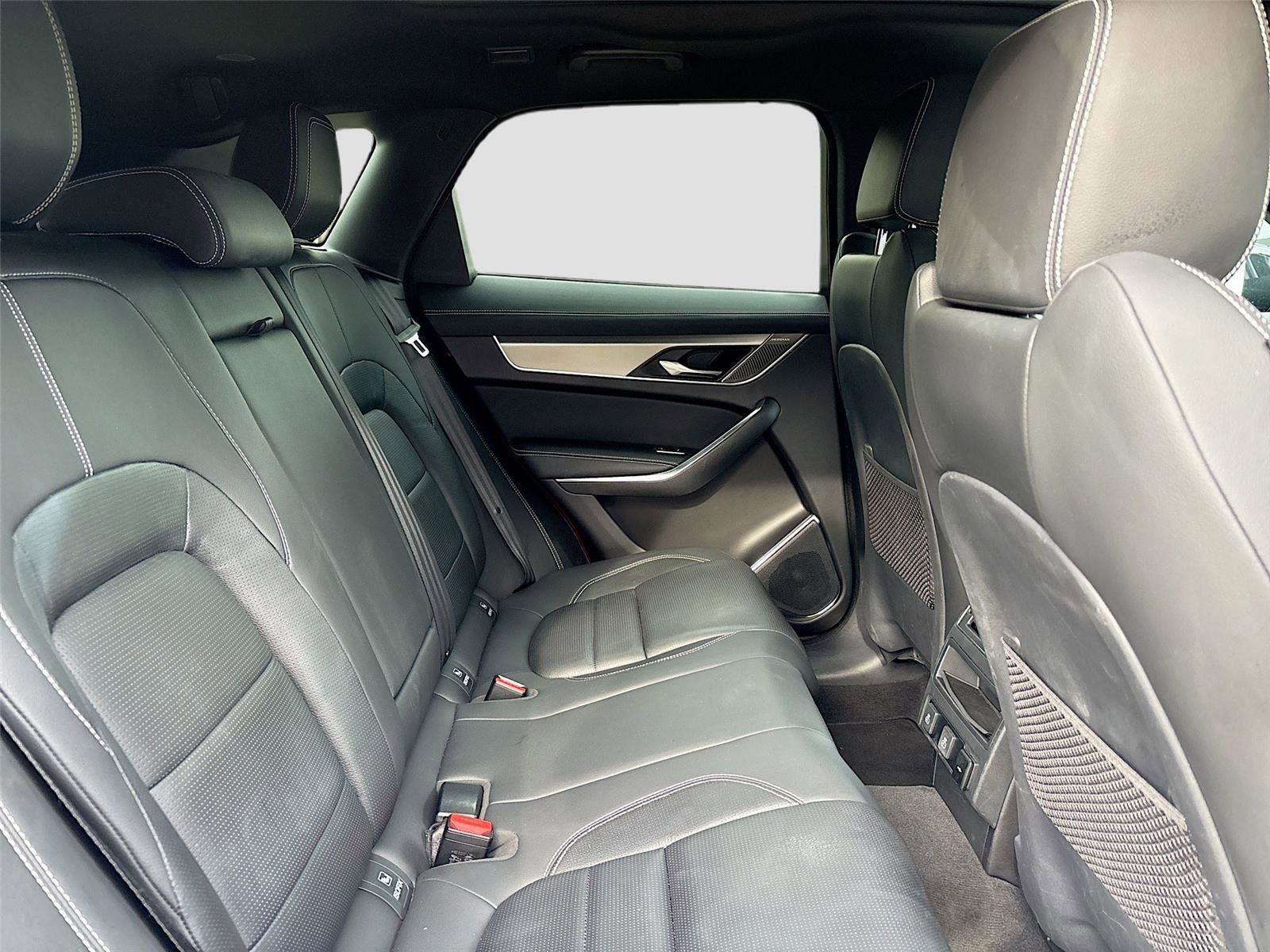 Used 2024 Jaguar F-PACE R-Dynamic S image 30