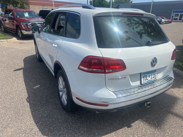 Used 2016 Volkswagen Touareg Sport AWD/4WD image 5