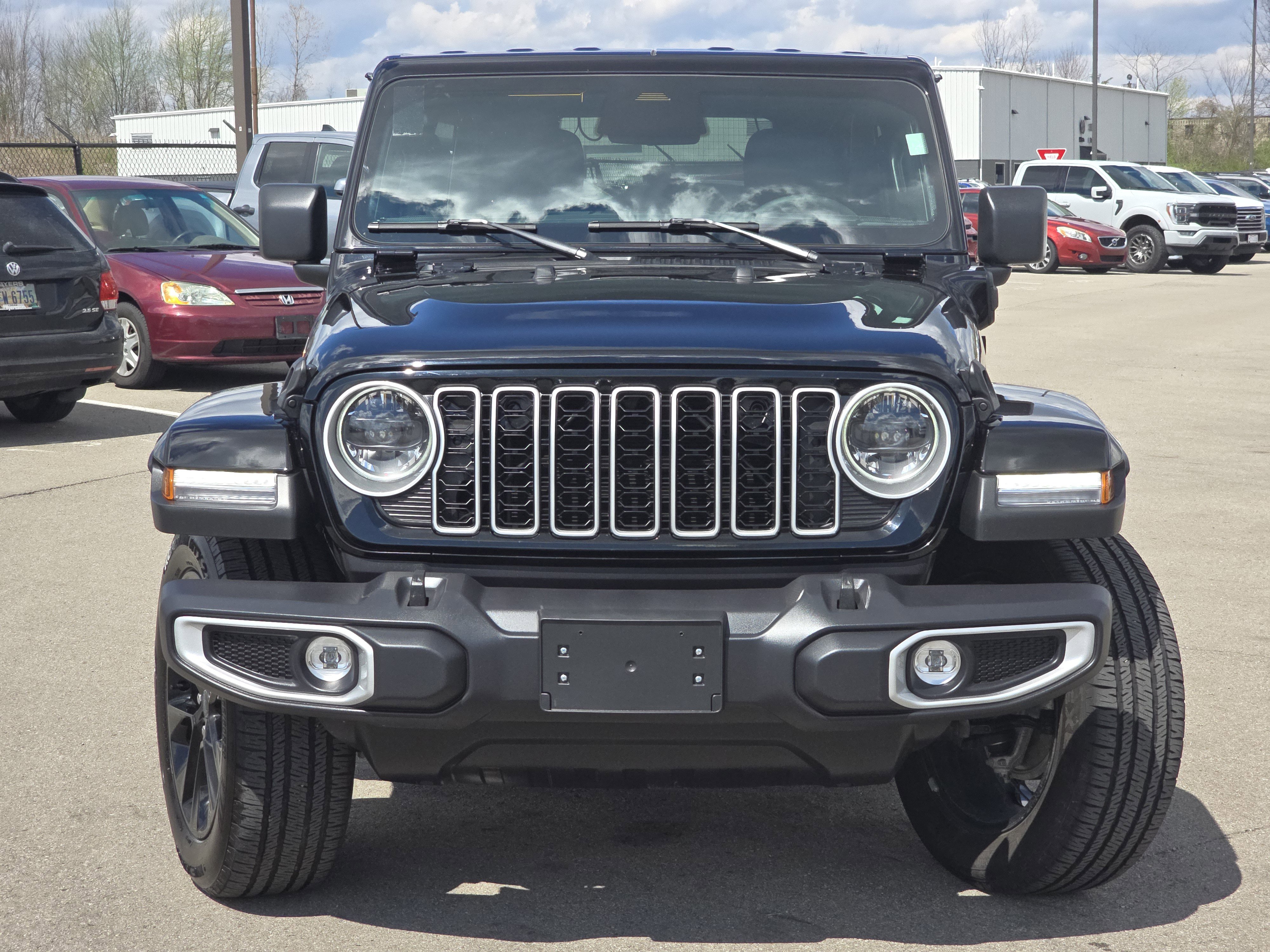 Used 2025 Jeep Wrangler Sahara image 2