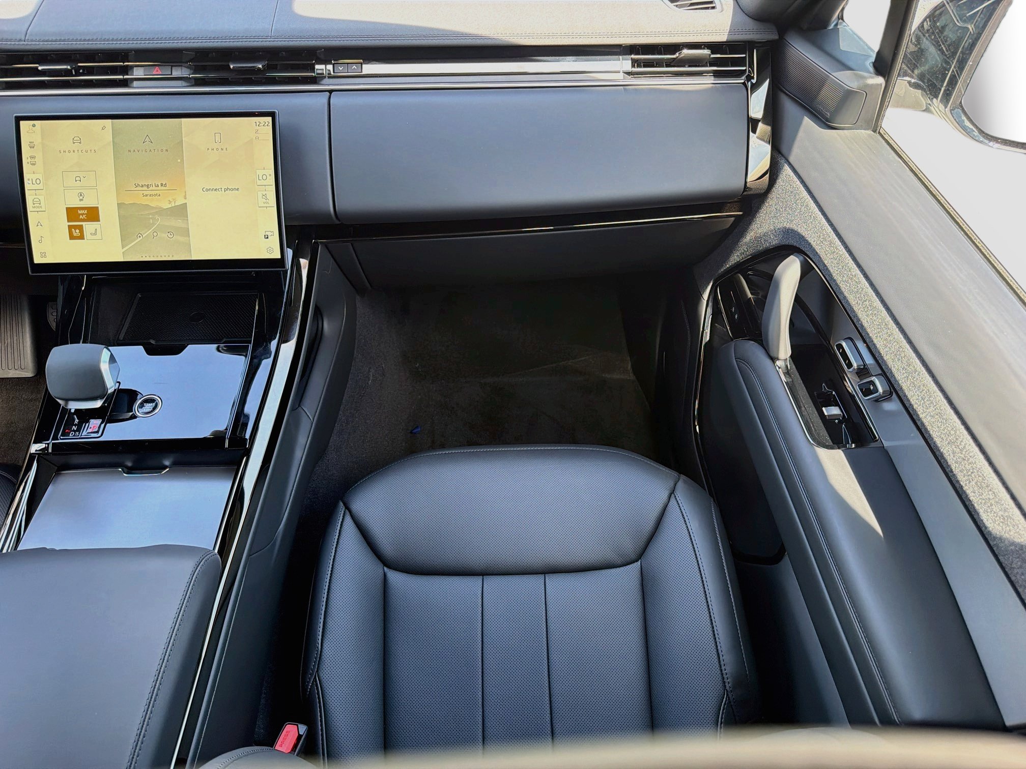 New 2027 Land Rover Range Rover Sport SE AWD/4WD image 19