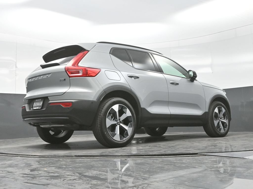 New 2026 Volvo XC40 B5 Plus w/ Protection Package Premier AWD/4WD image 24