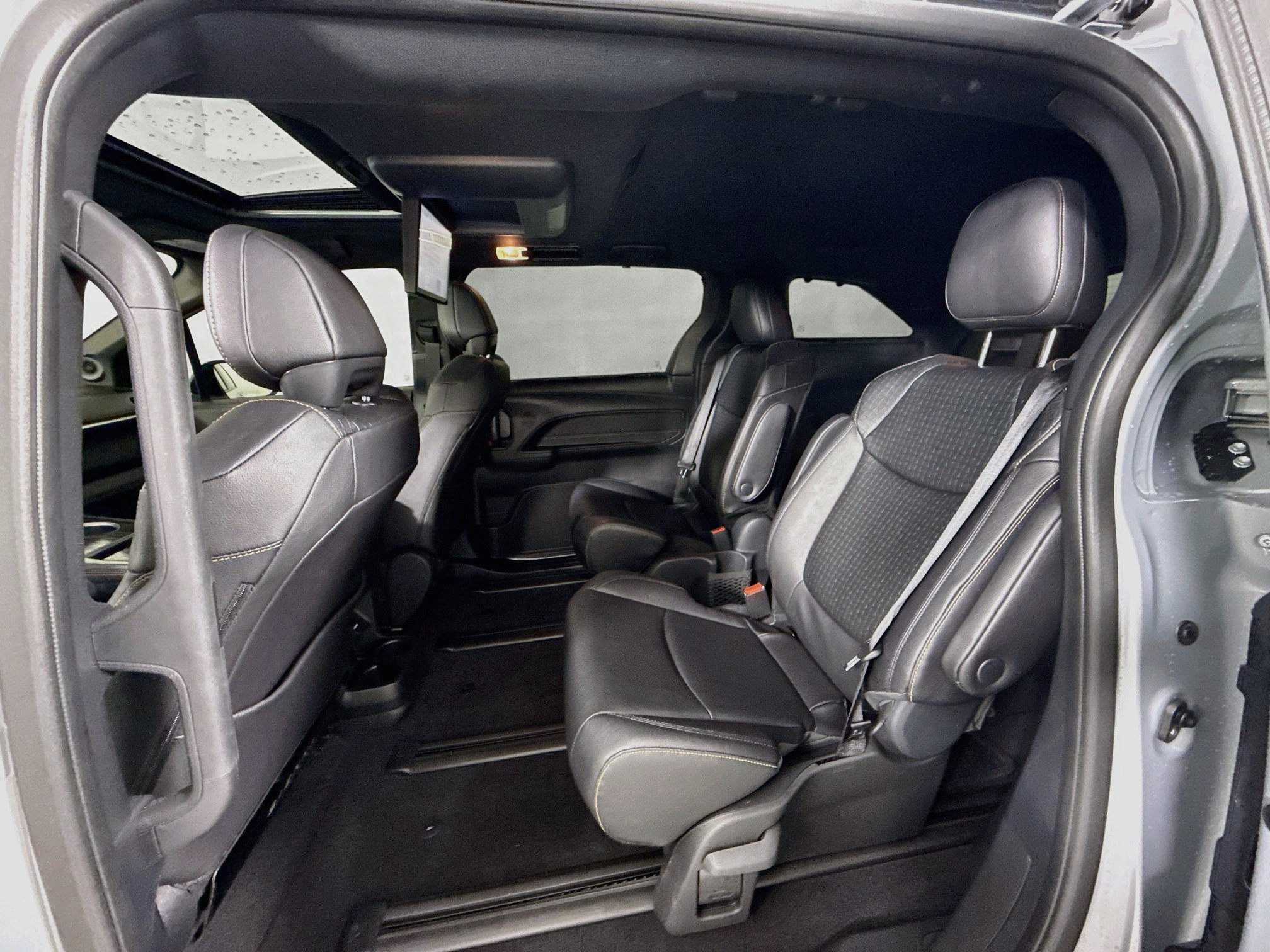Used 2026 Toyota Sienna XLE Woodland Edition AWD/4WD image 22