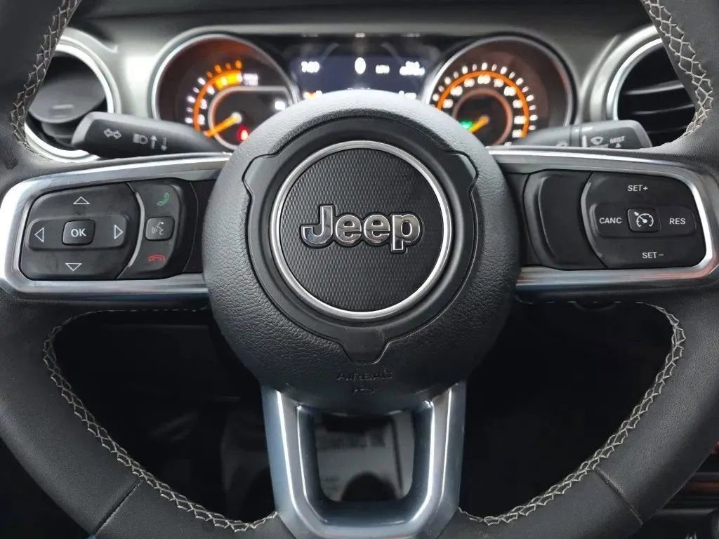 Used 2023 Jeep Gladiator Overland image 23