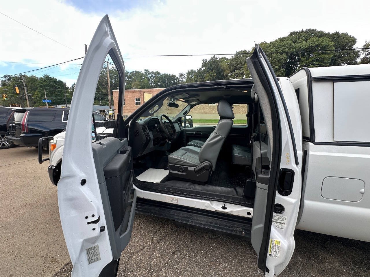 Used 2016 Ford F250 XL w/ Power Equipment Group AWD/4WD image 11