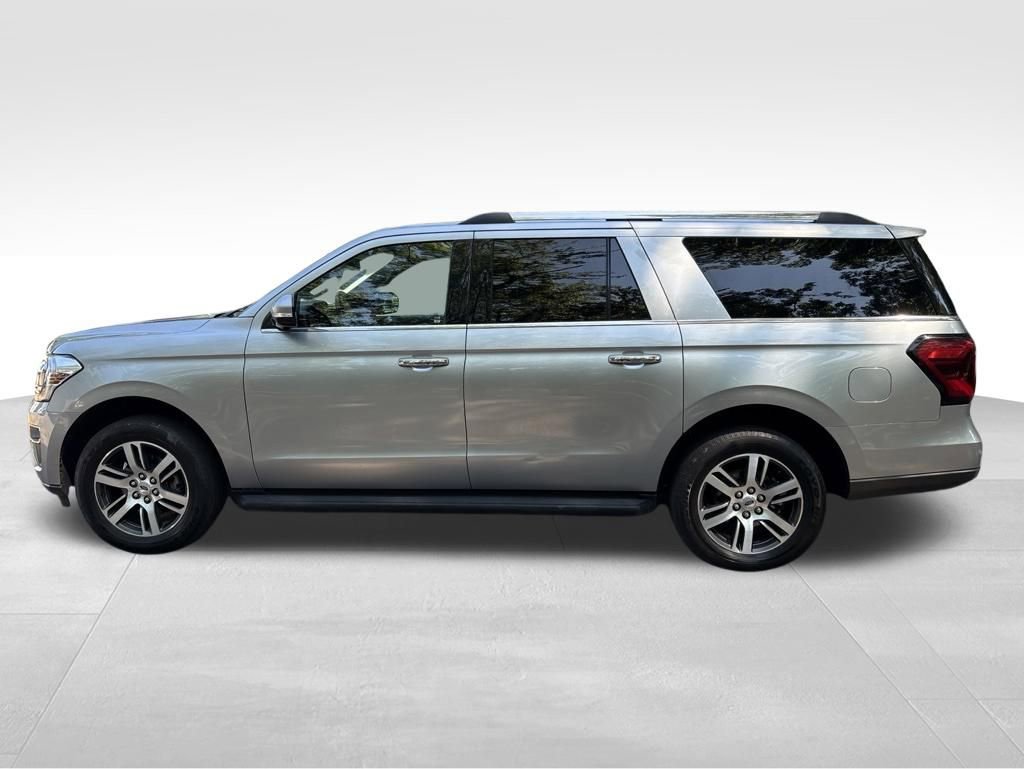 Used 2024 Ford Expedition Max Limited AWD/4WD image 2