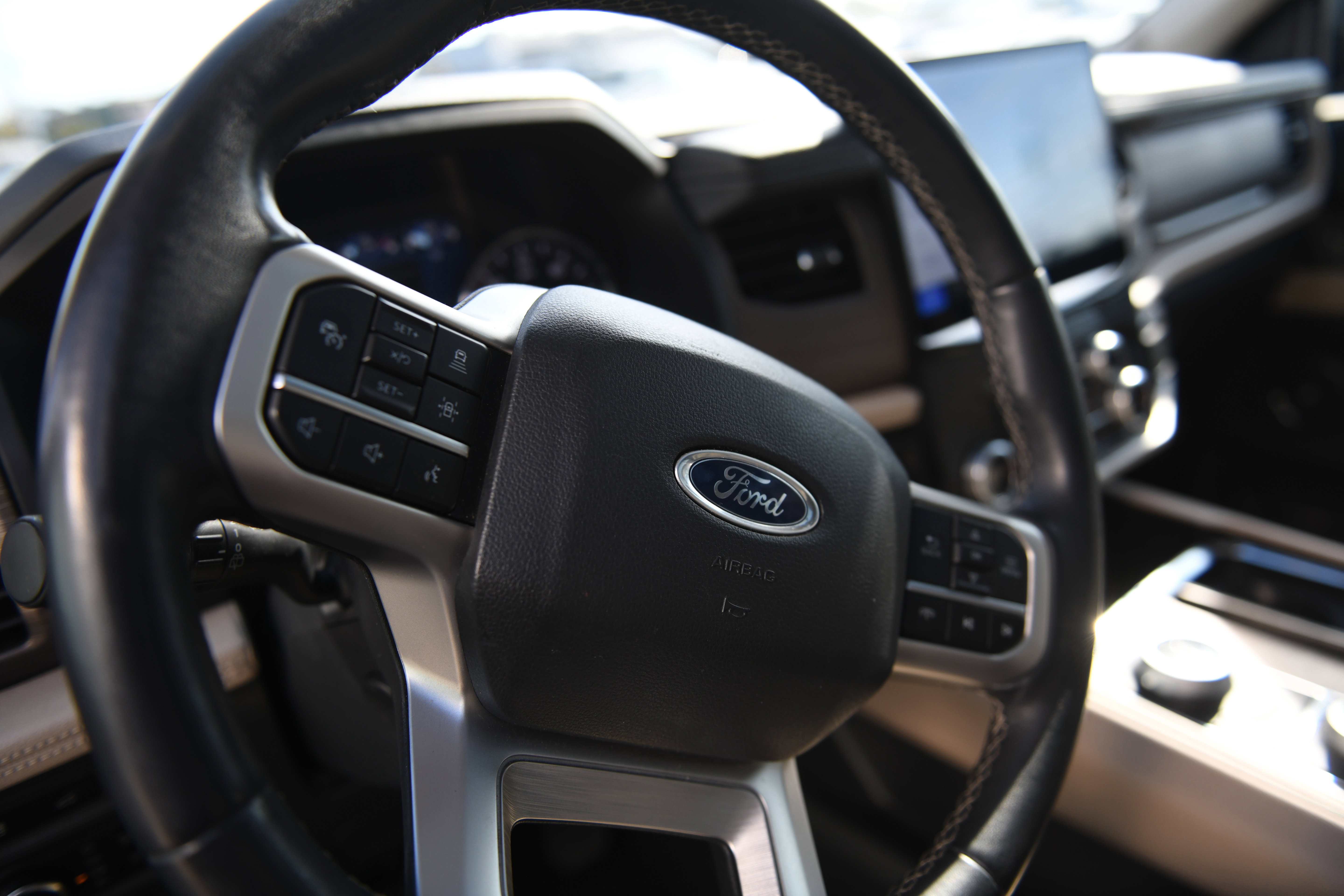 Used 2024 Ford Expedition Limited image 21