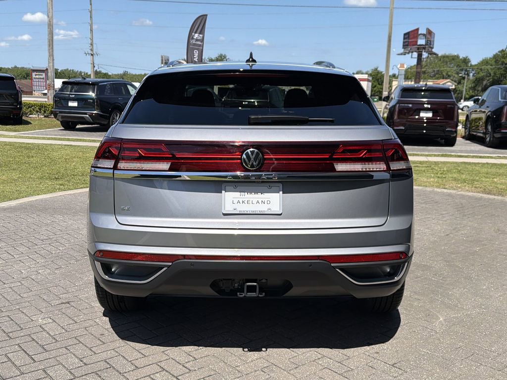 Used 2025 Volkswagen Atlas Cross Sport SE FWD image 5