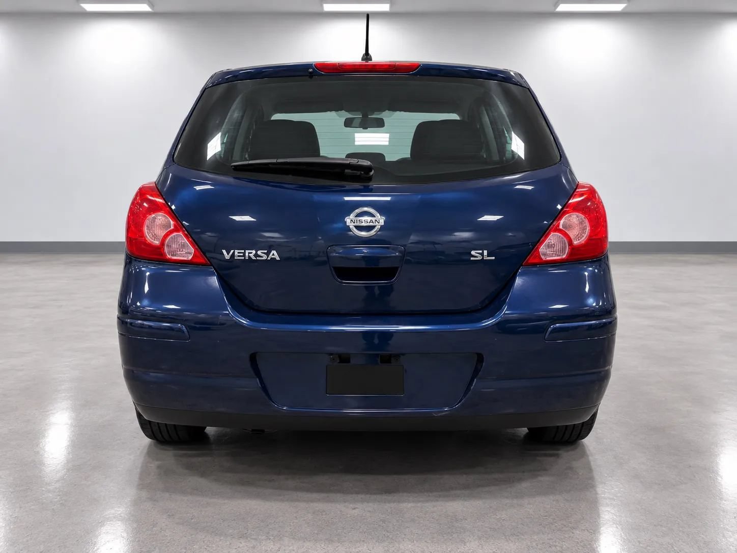 Used 2009 Nissan Versa Hatchback w/ Convenience Pkg FWD image 6