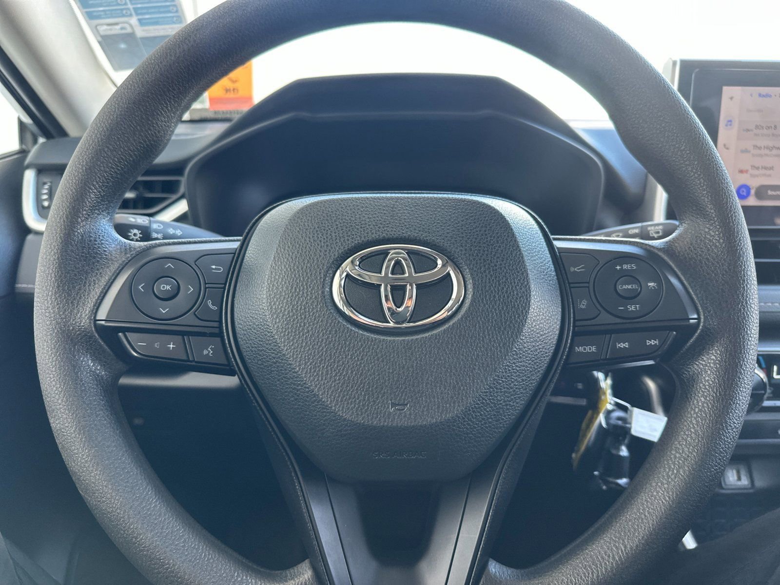 Used 2025 Toyota RAV4 LE AWD/4WD image 20