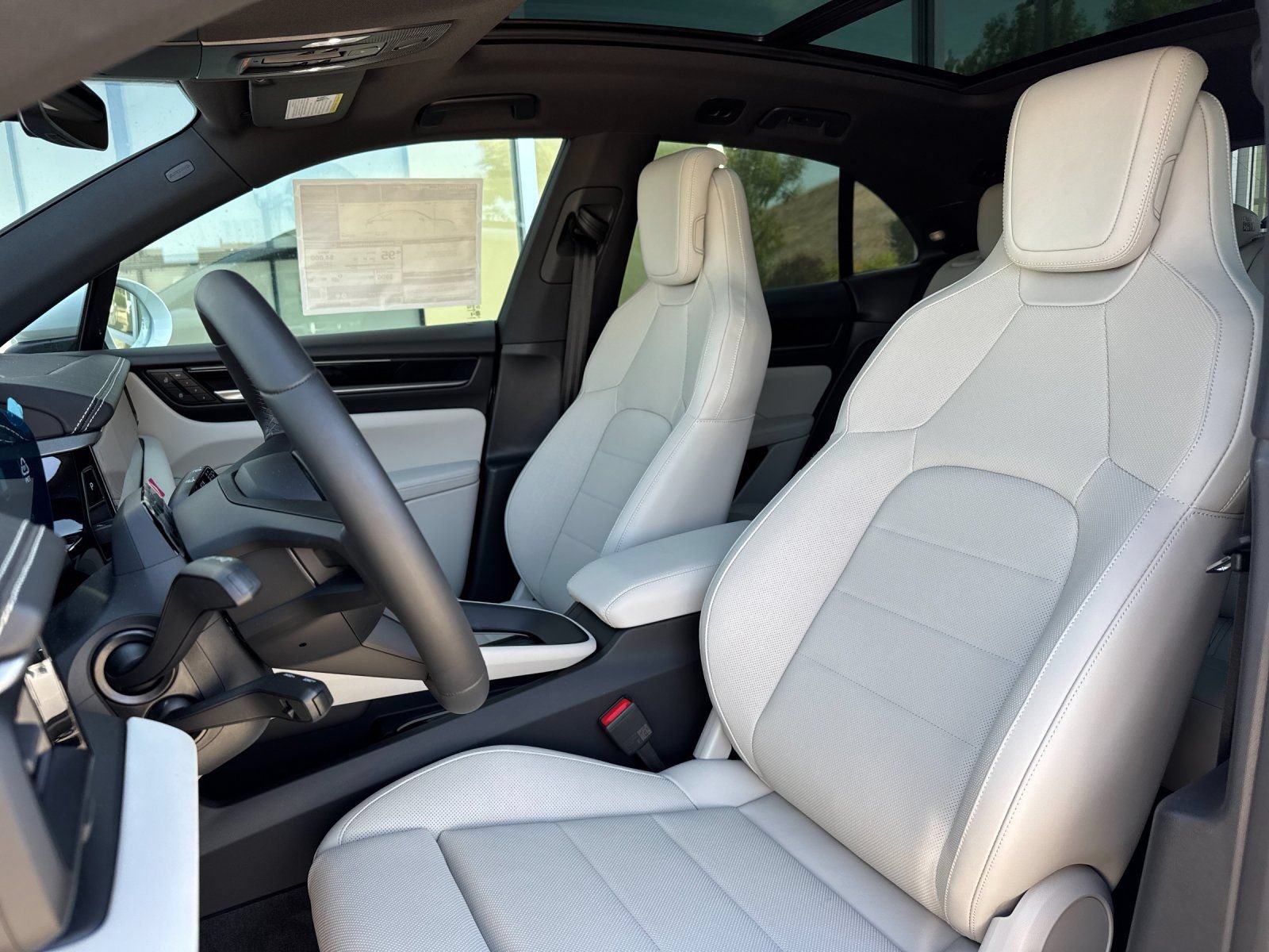 New 2026 Porsche Macan 4 Electric AWD/4WD image 5