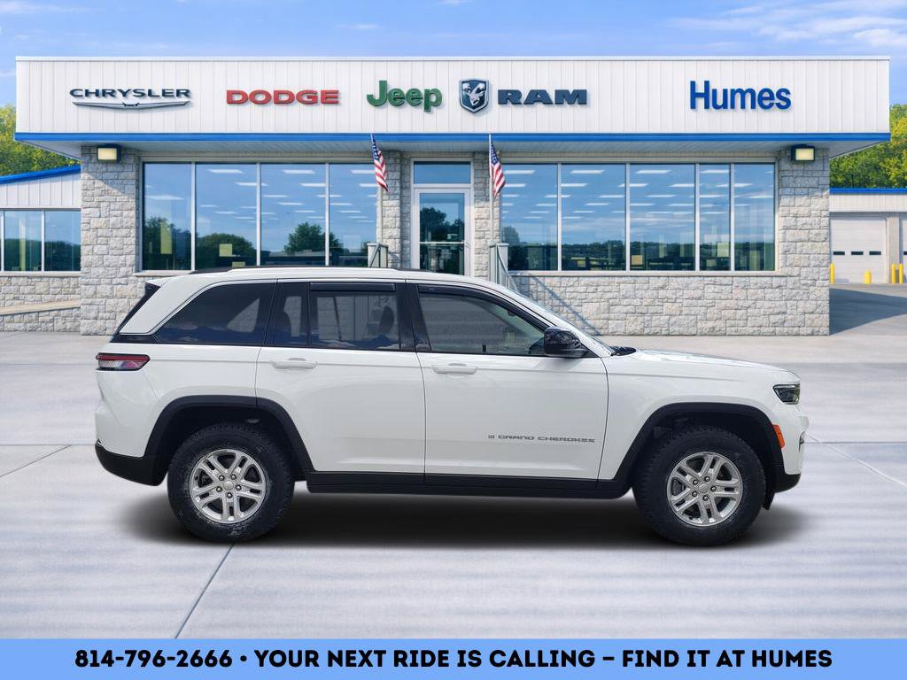 Certified 2023 Jeep Grand Cherokee Laredo w/ Luxury Tech Group I AWD/4WD image 2