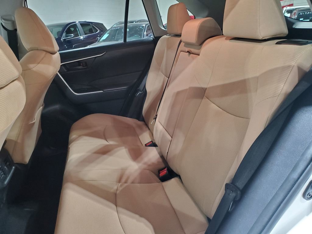 Used 2019 Toyota RAV4 LE AWD/4WD image 28