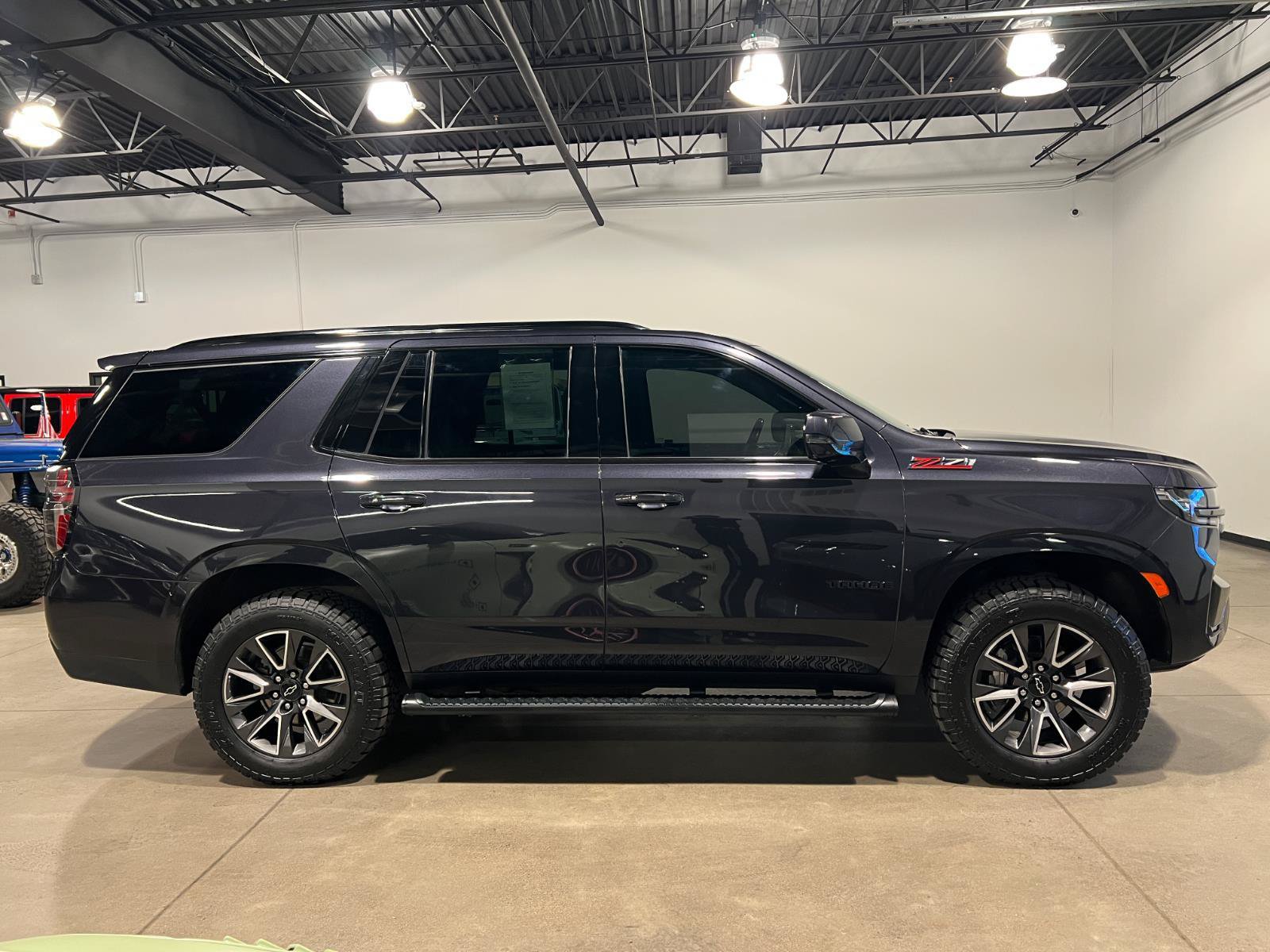 Used 2022 Chevrolet Tahoe Z71 AWD/4WD image 2