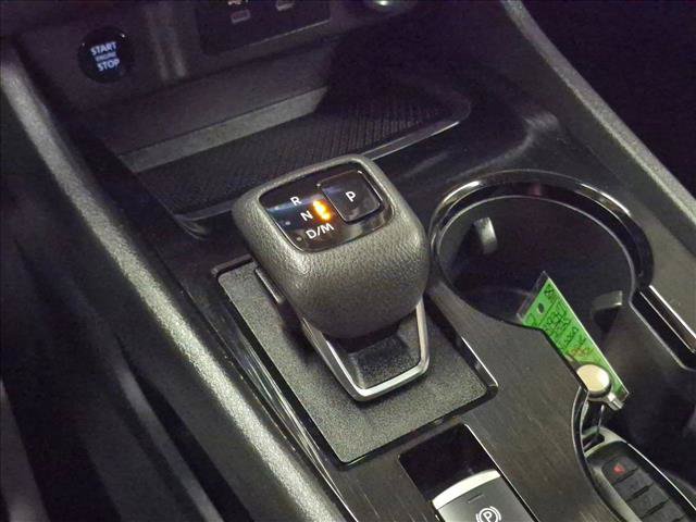 Used 2025 Nissan Rogue SV AWD/4WD image 17
