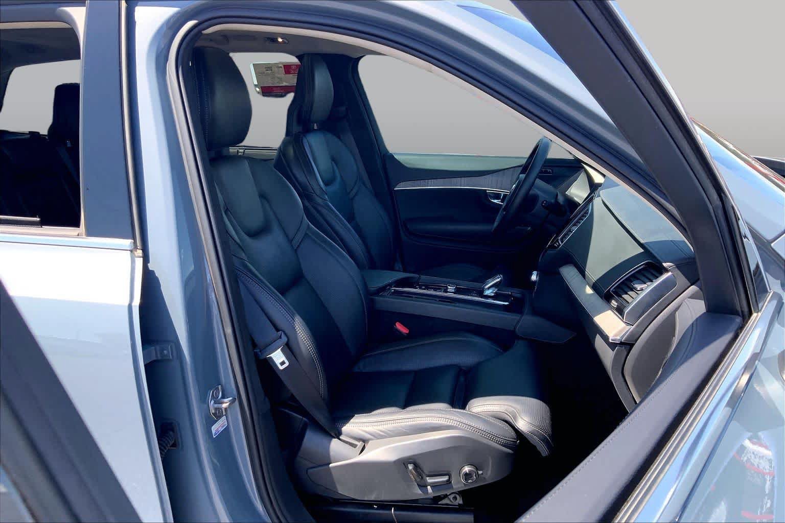Used 2021 Volvo XC90 T8 Inscription w/ Lounge Package AWD/4WD image 9