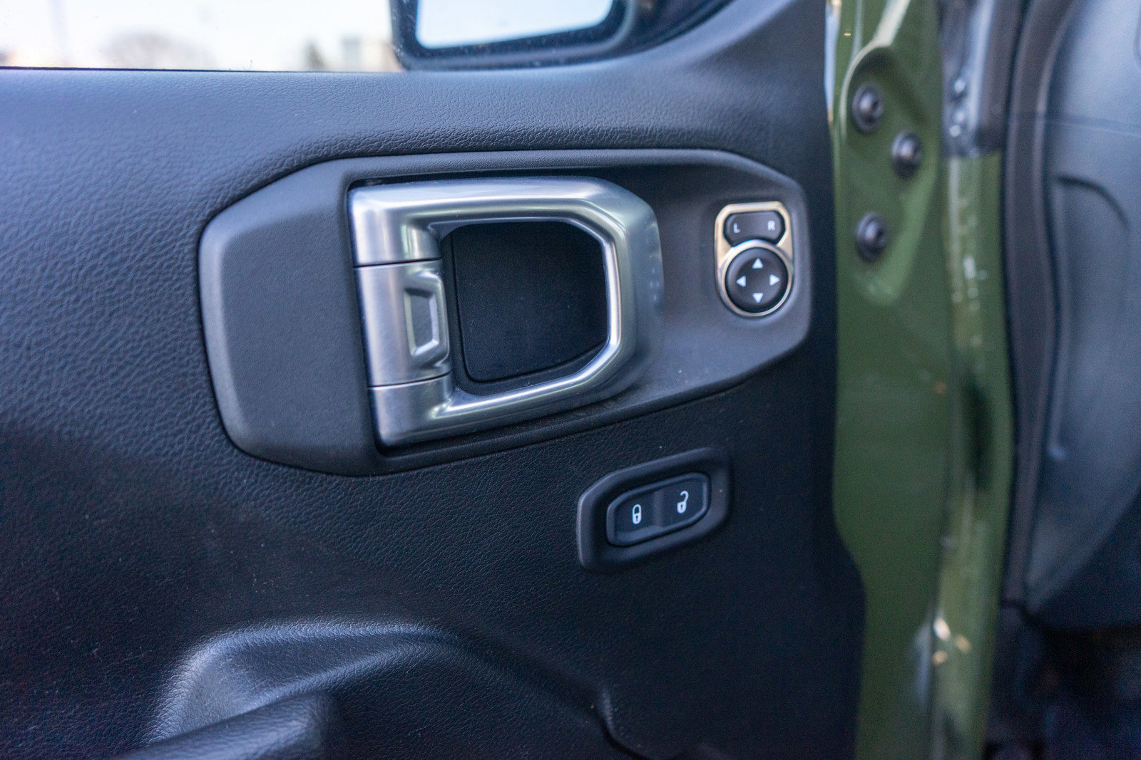 Used 2023 Jeep Wrangler Willys image 12