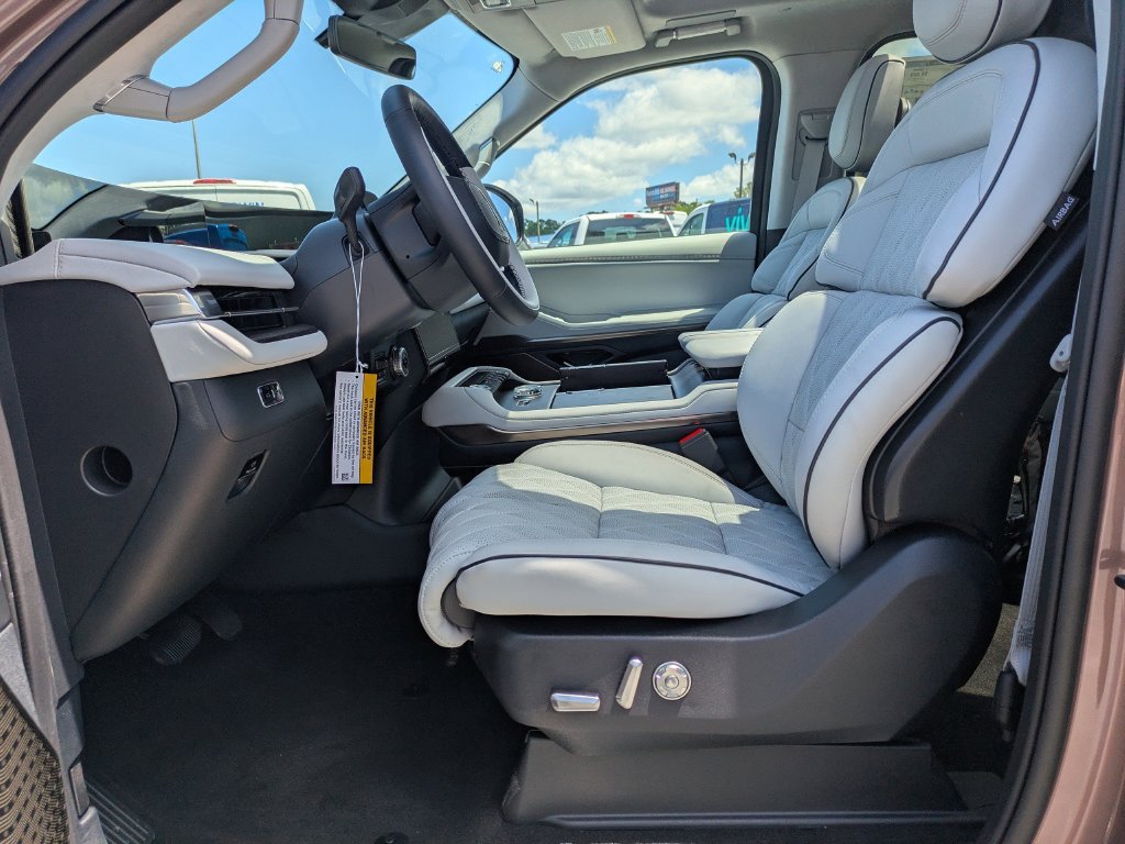 New 2026 Lincoln Navigator Black Label AWD/4WD image 16