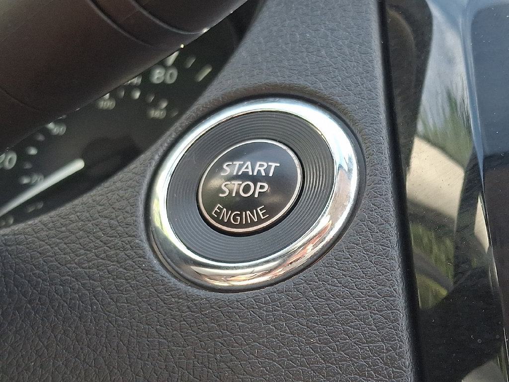 Used 2020 Nissan Rogue Sport SV w/ All-Weather Package AWD/4WD image 25