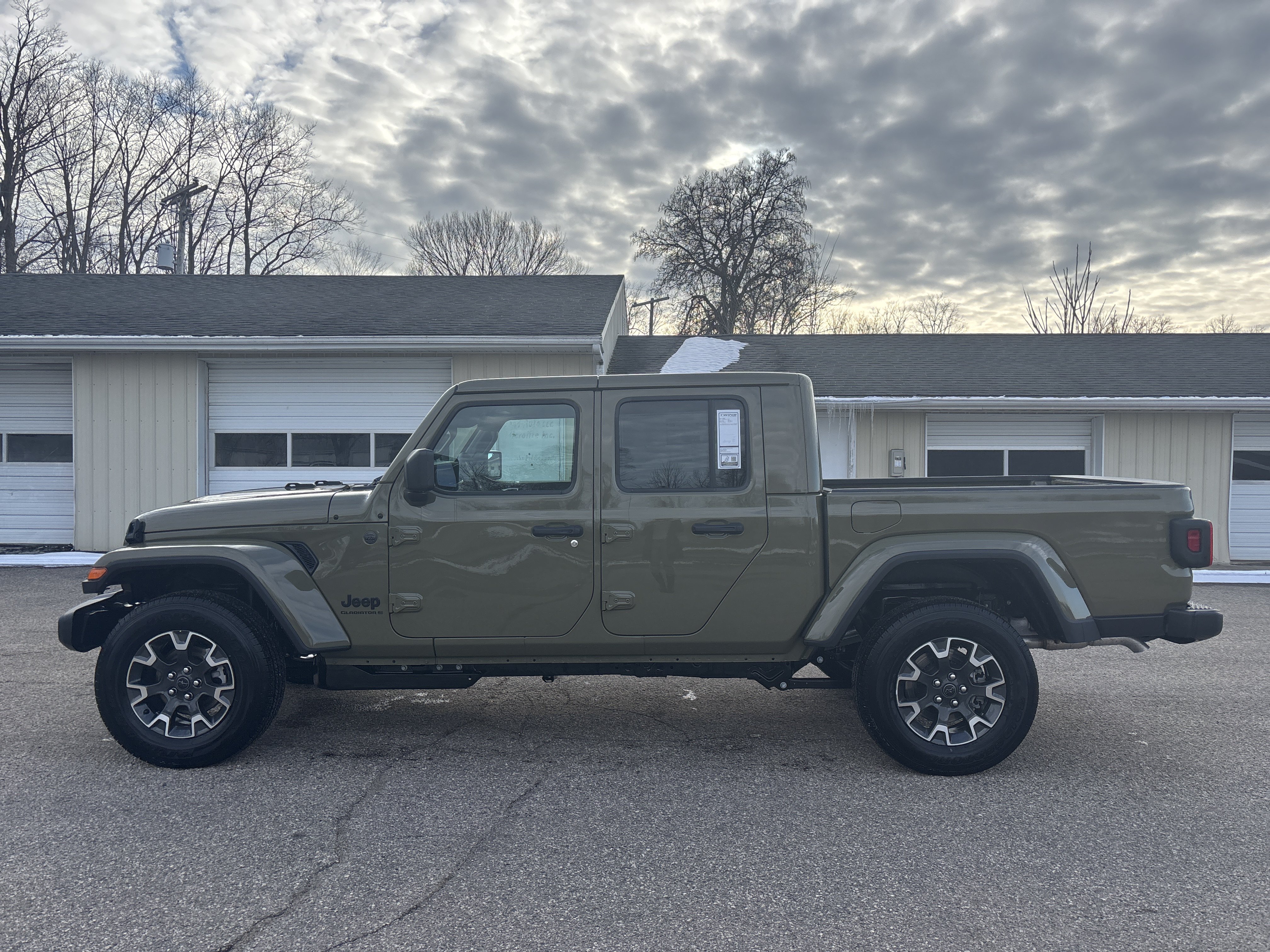 New 2026 Jeep Gladiator Sport AWD/4WD image 7