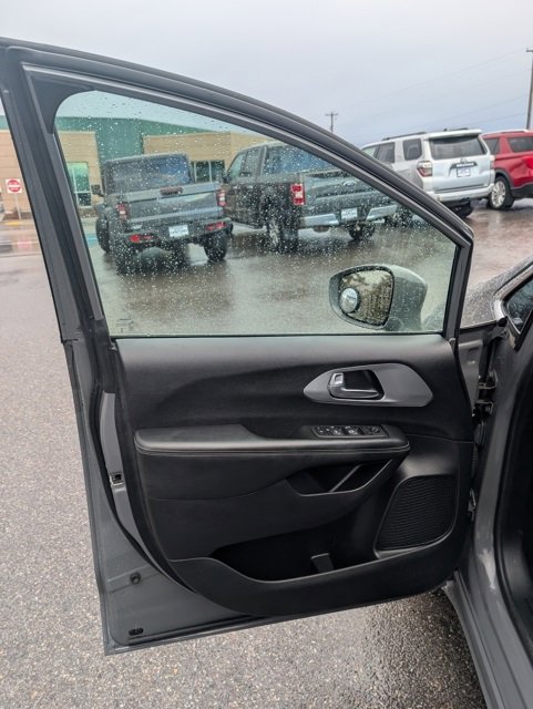 Used 2022 Chrysler Pacifica Touring image 20