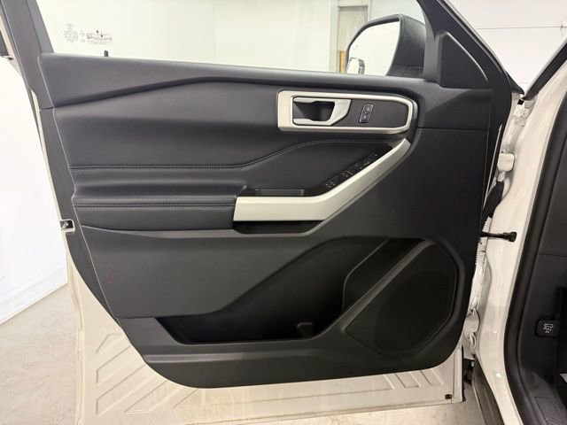 Used 2021 Ford Explorer XLT w/ Equipment Group 202A image 11