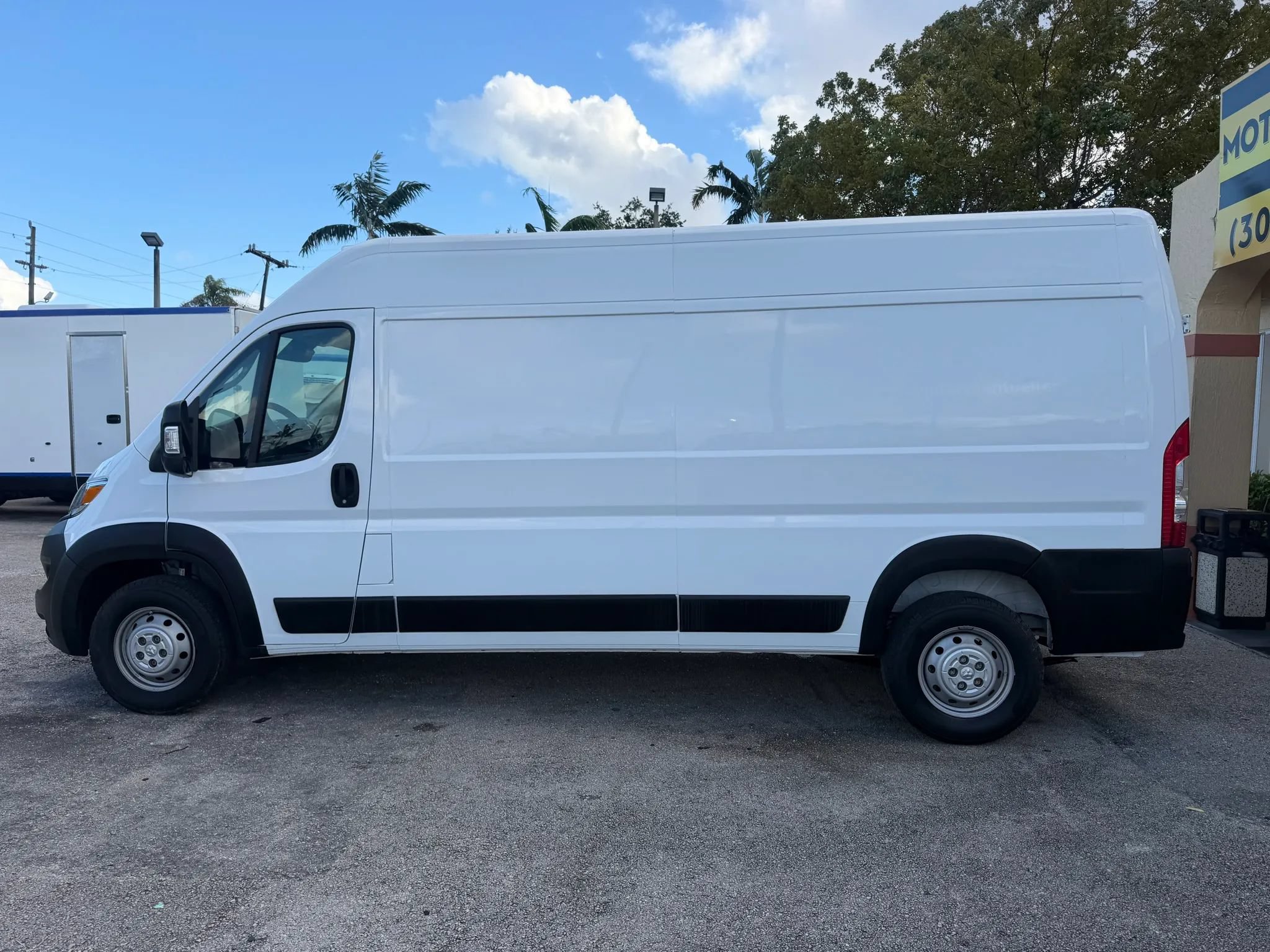 Used 2023 RAM ProMaster 2500 w/ Interior LED Lighting Group FWD image 2