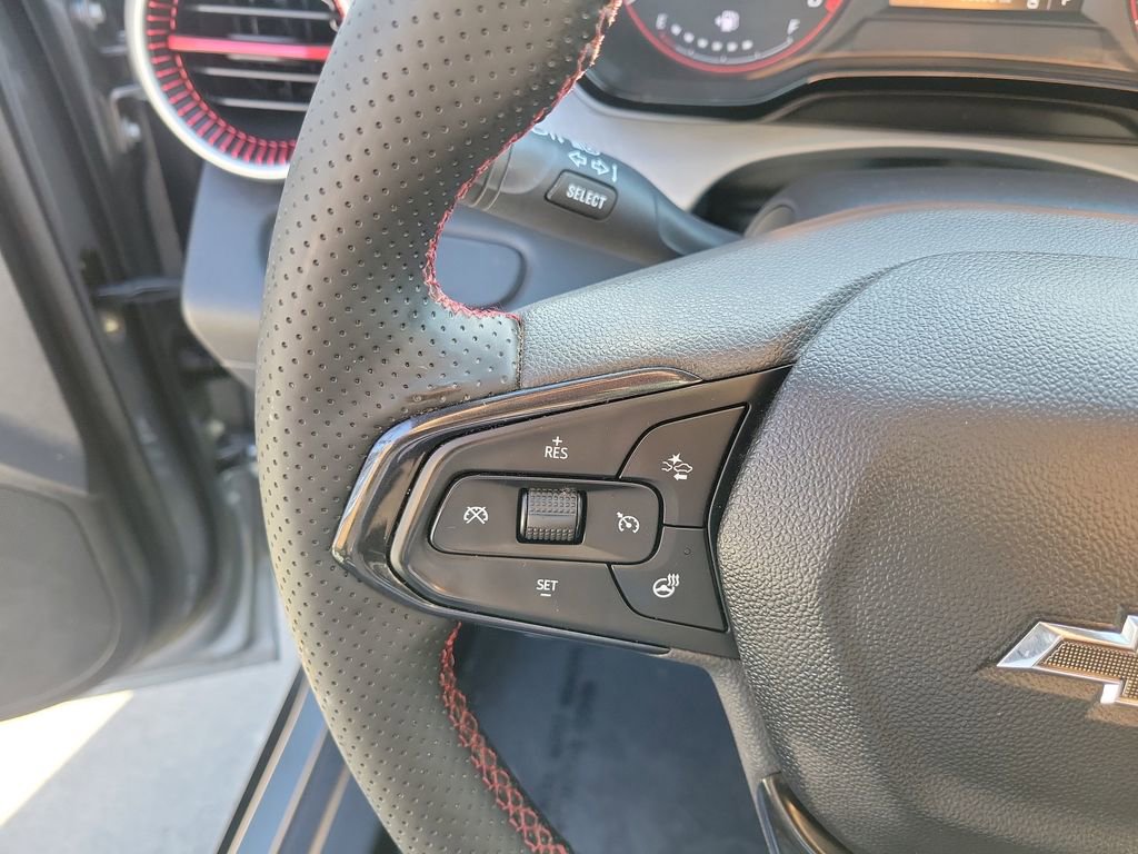 Used 2024 Chevrolet Trax RS w/ Sunroof Package image 23