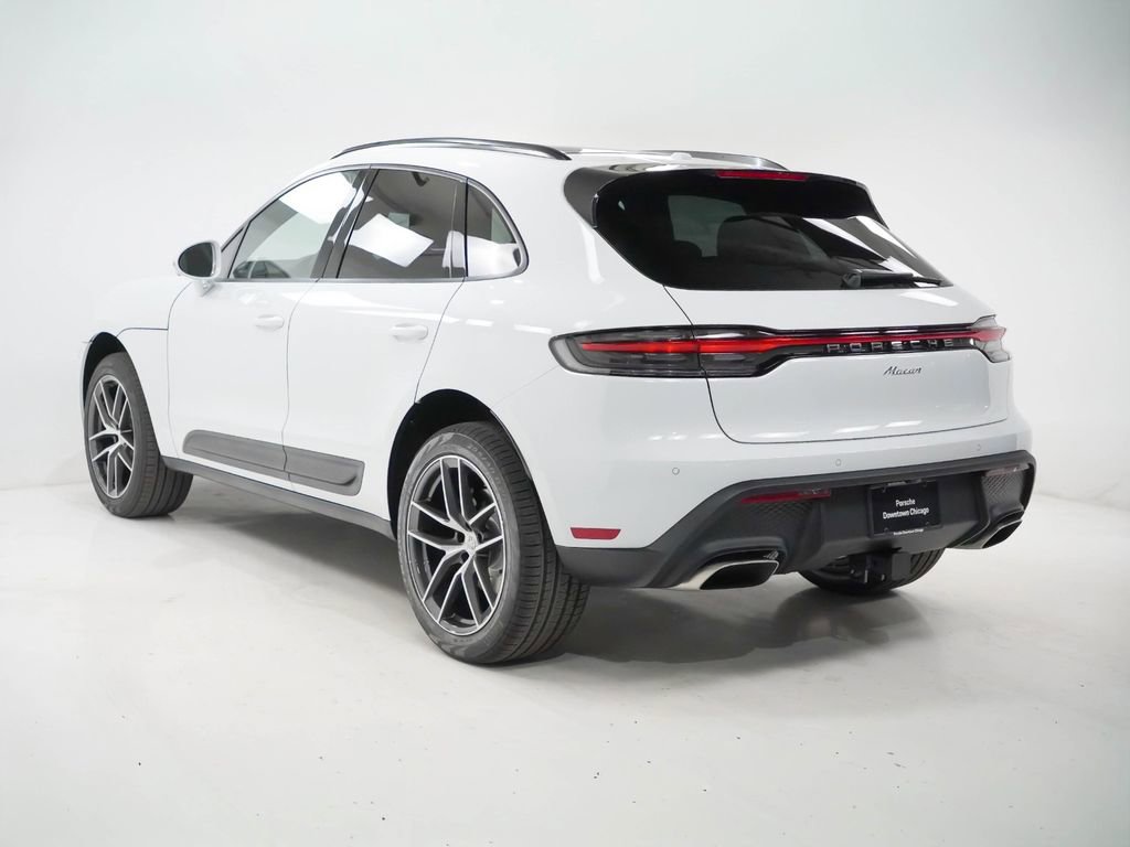 Used 2026 Porsche Macan AWD/4WD image 3