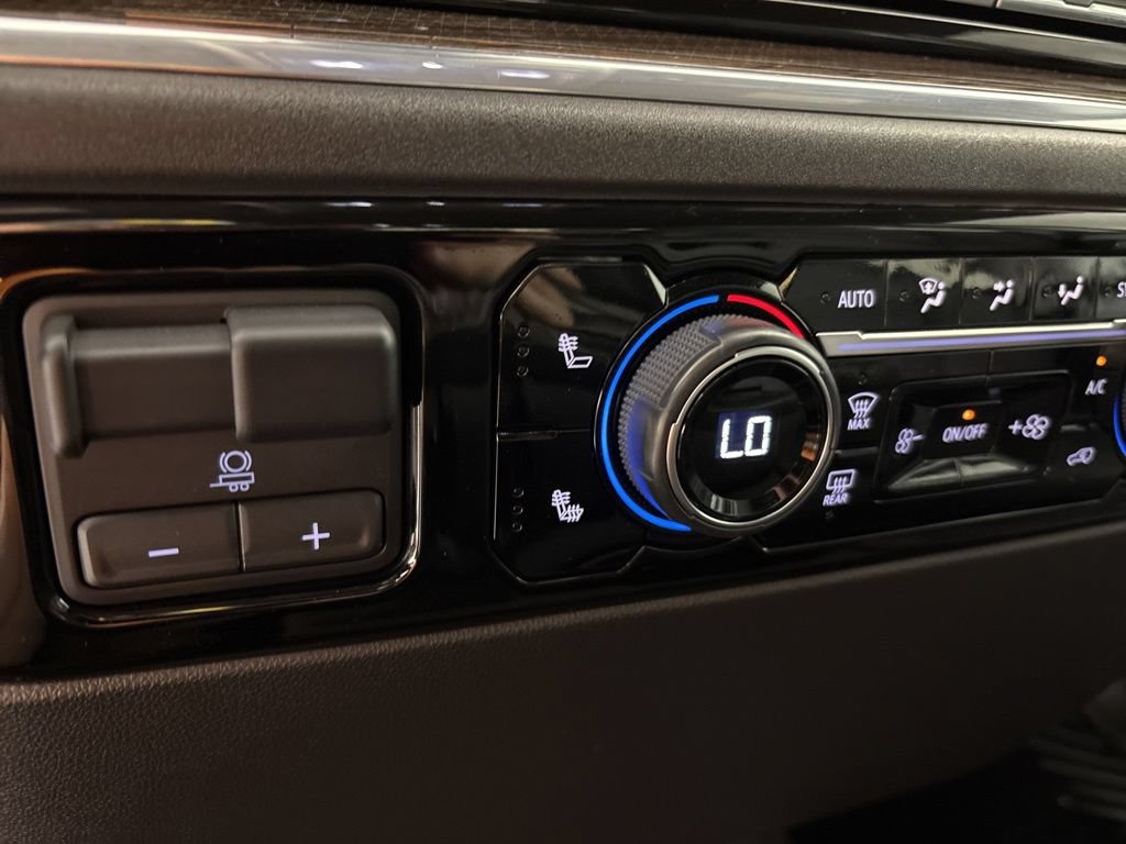 Used 2023 Chevrolet Silverado 1500 LT RWD image 46