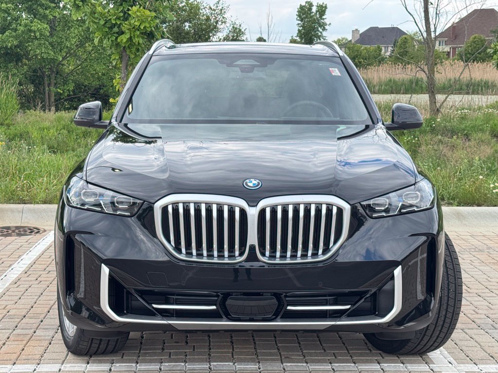 Used 2026 BMW X5 xDrive50e w/ Premium Package AWD/4WD image 2