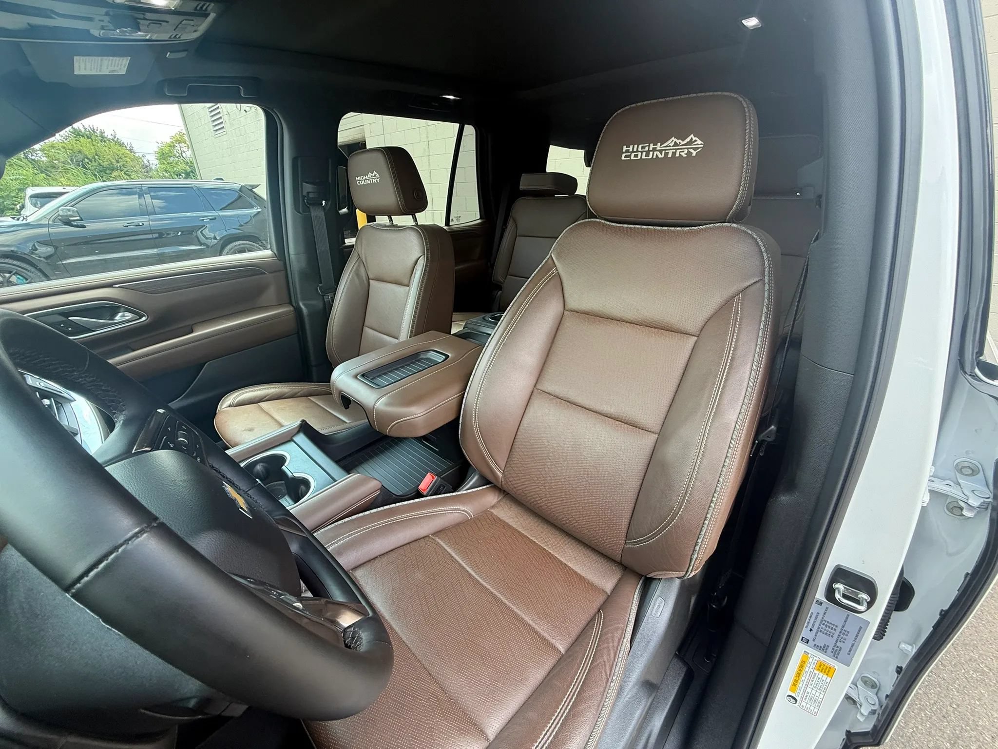 Used 2024 Chevrolet Tahoe High Country w/ Advanced Technology Package AWD/4WD image 17