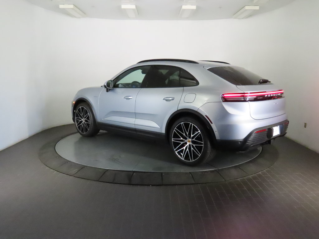 New 2026 Porsche Macan 4 Electric AWD/4WD image 3