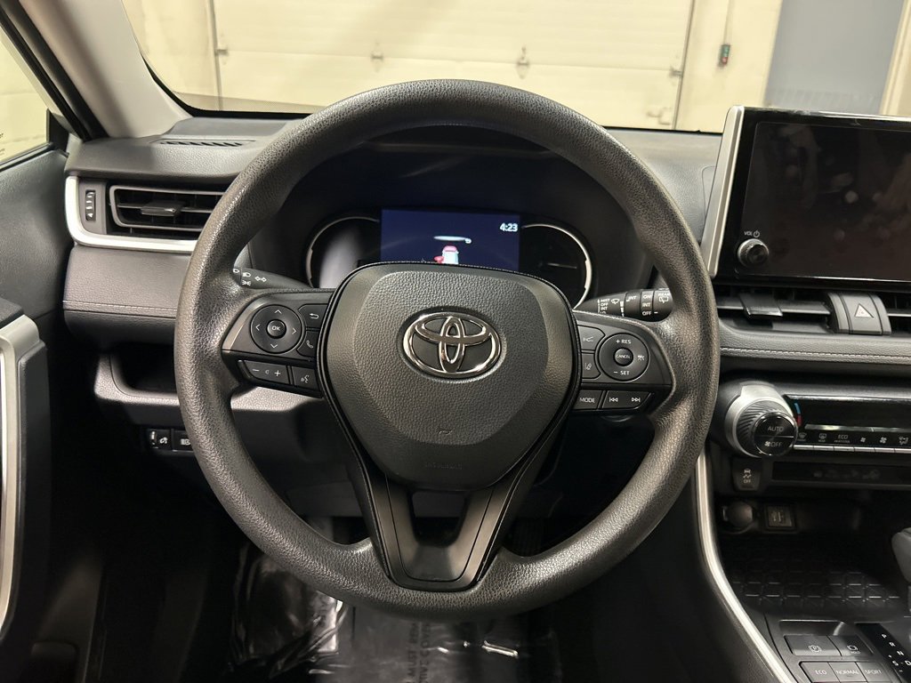 Used 2024 Toyota RAV4 XLE image 16