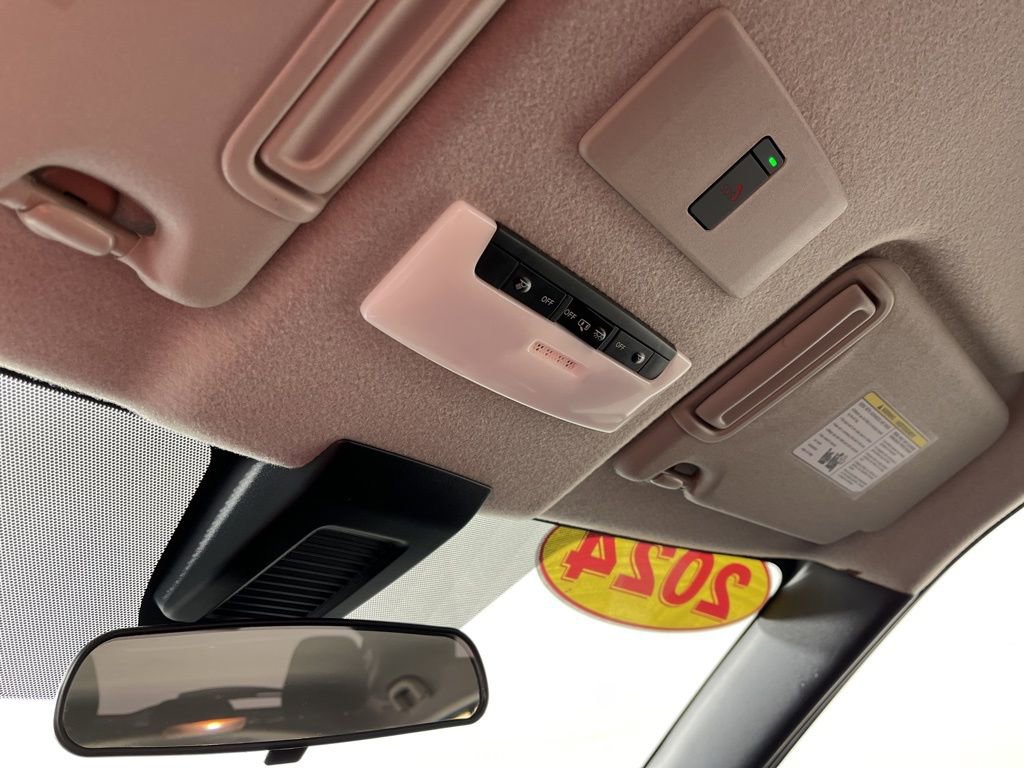 Used 2024 Nissan Kicks SR image 23