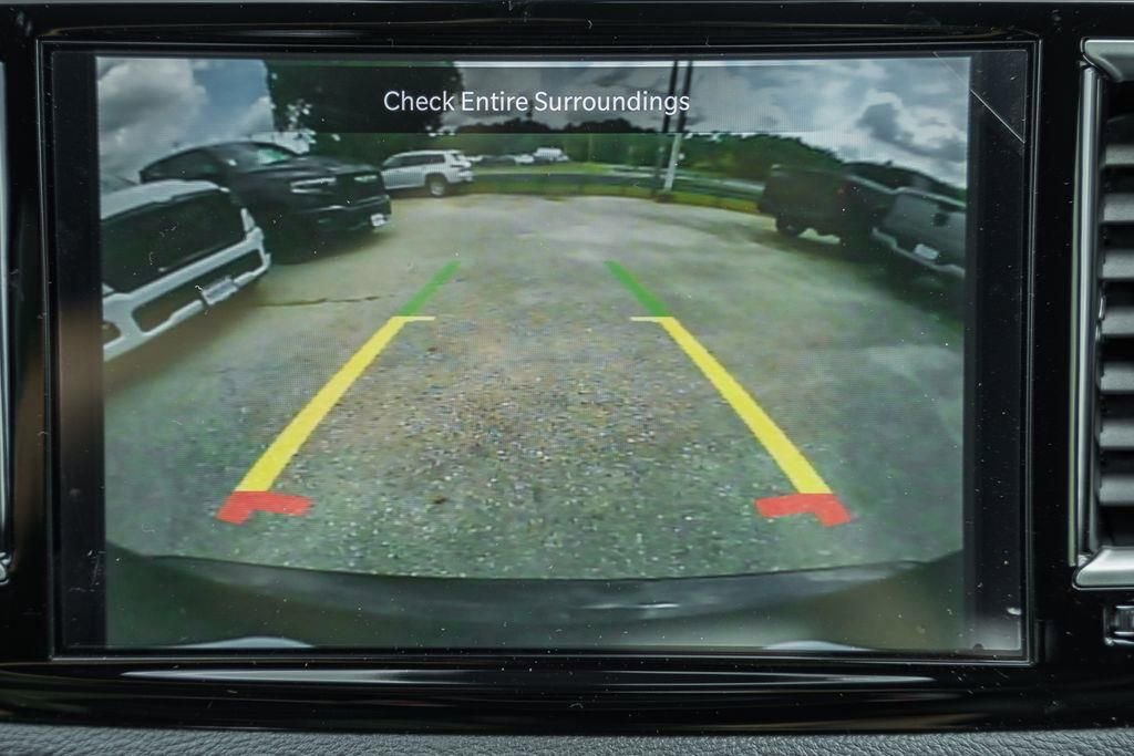 New 2025 Chrysler Pacifica Select FWD image 35