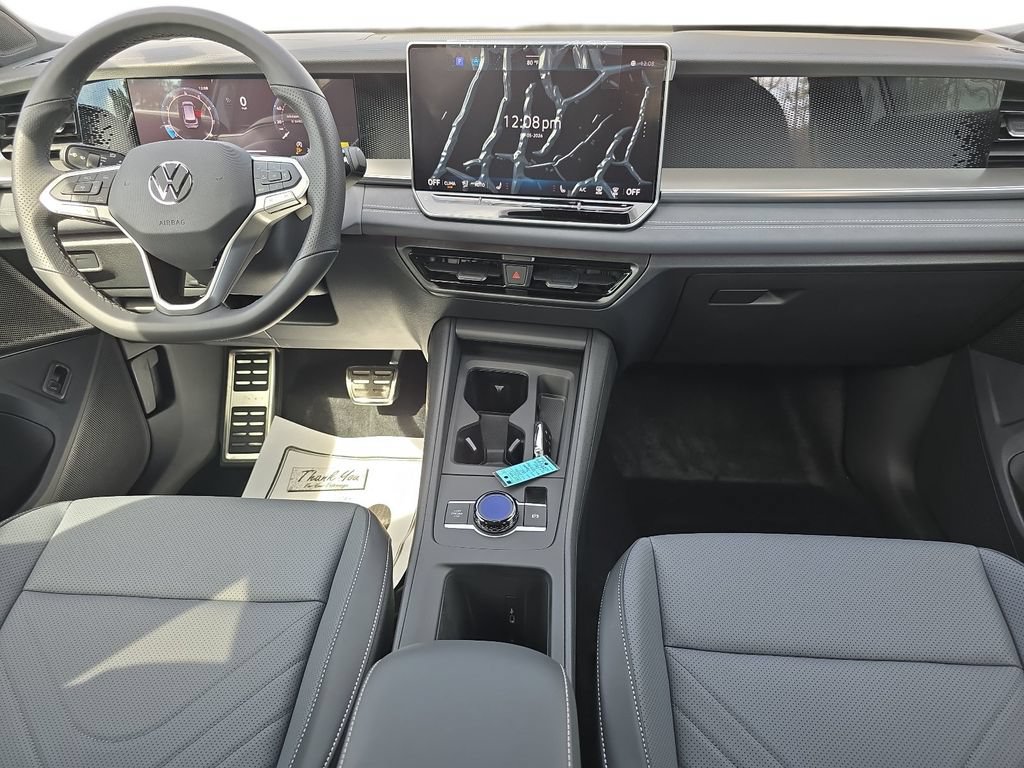 New 2026 Volkswagen Tiguan SE R-Line FWD image 9