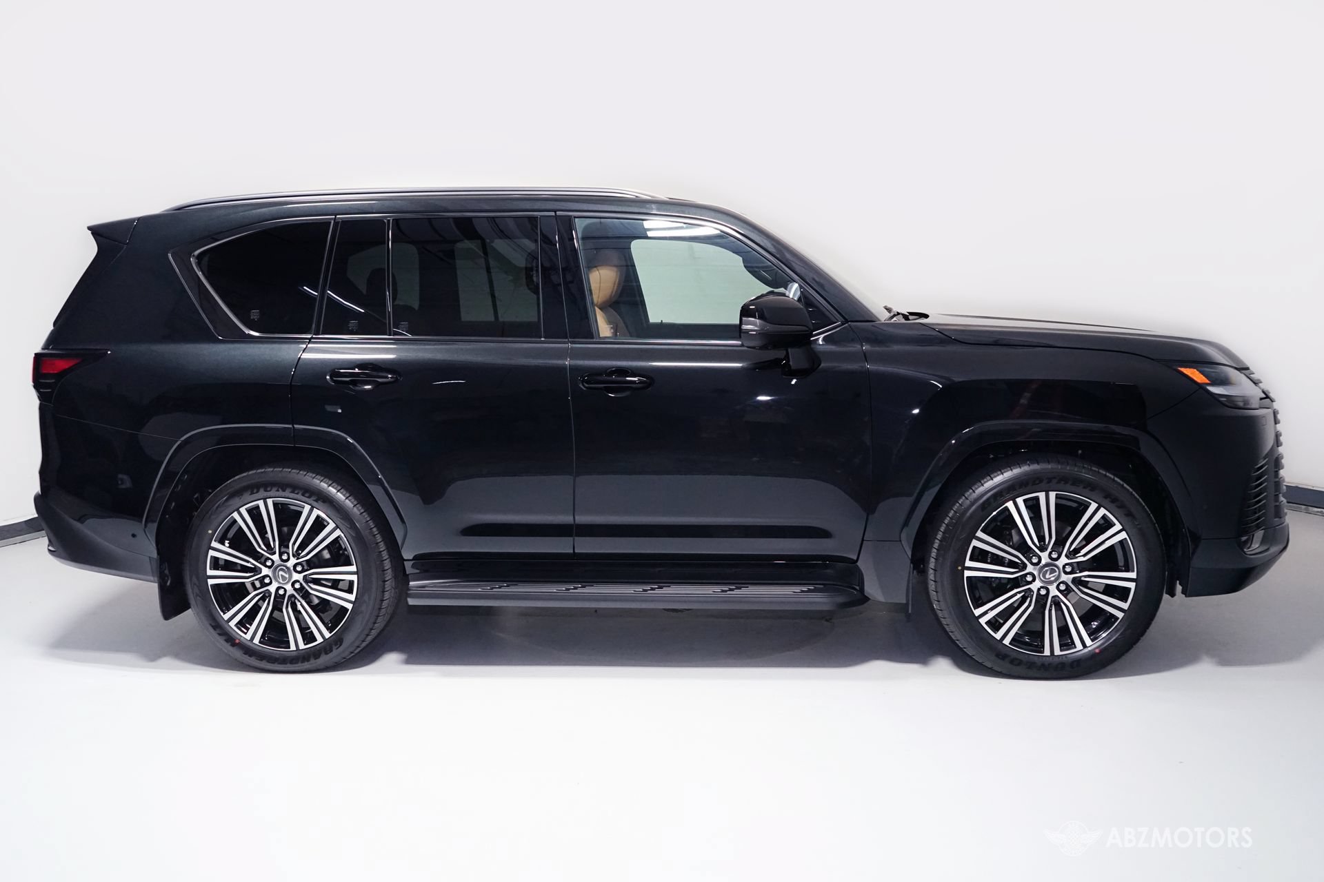 Used 2026 Lexus LX 600 4WD w/ Appearance Package image 3