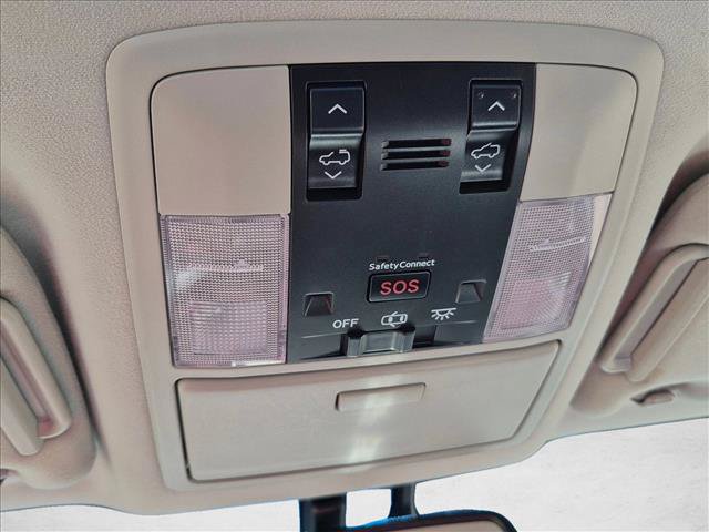 Used 2016 Lexus GX 460 Luxury w/ Preferred Accessory Package AWD/4WD image 12