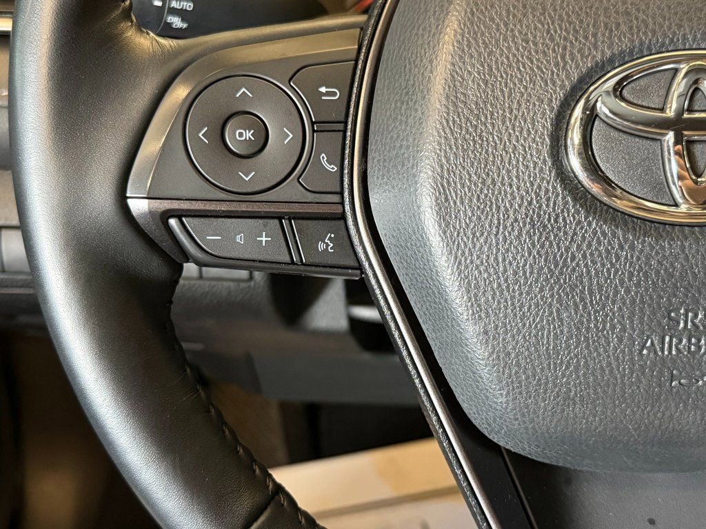 Used 2023 Toyota Camry XSE image 11